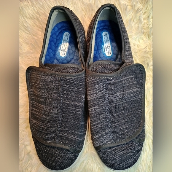 Youyun Diabetic Black and White Slip-On Sneakers/X - Wide Velcro Shoe/Unisex - Picture 9 of 13